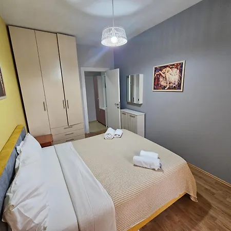 My -tirana Centre Lägenhet *