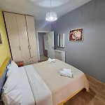 My -tirana Centre Apartamento *