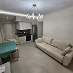 My -tirana Centre Apartamento *